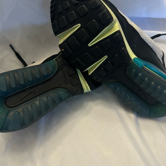 Nike Kids' Black, White, and Blue Sneakers - Picture 6 of 6